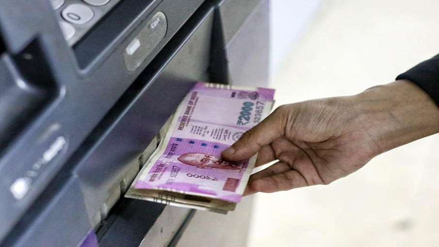 COVID-19 brings behavioural change people withdrawing larger amounts from ATMs - India TV Paisa