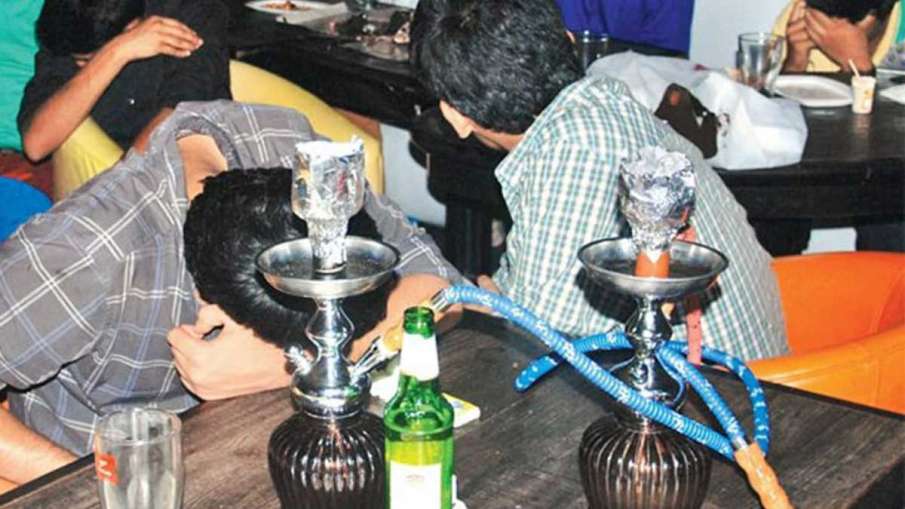 29 arrested after raids on illegal hookah bars in Delhi हुक्का बार