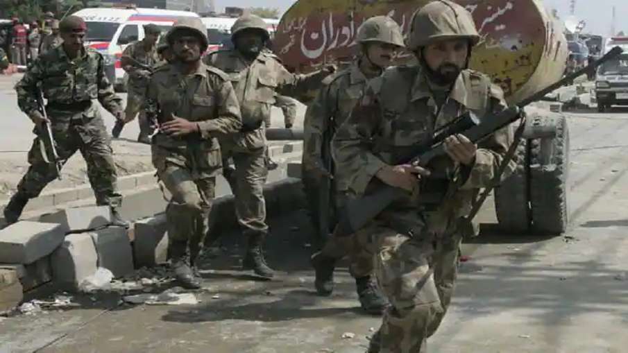 पाकिस्तानी सुरक्षा बलों ने ISIS कमांडर को मारने का किया दावा, 4 आतंकी संगठनों के 8 आतंकवादी गिरफ्तार- India TV Hindi
