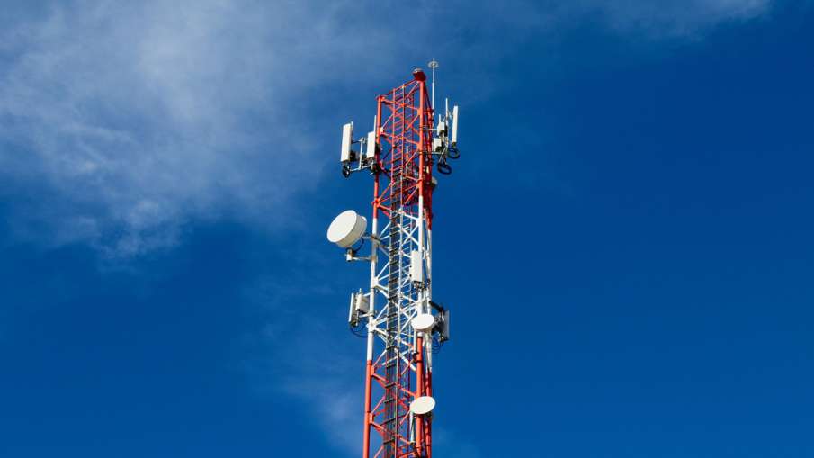spectrum auction to be held in next year, Cabinet approves 4 year moratorium on payment of AGR by te- India TV Hindi