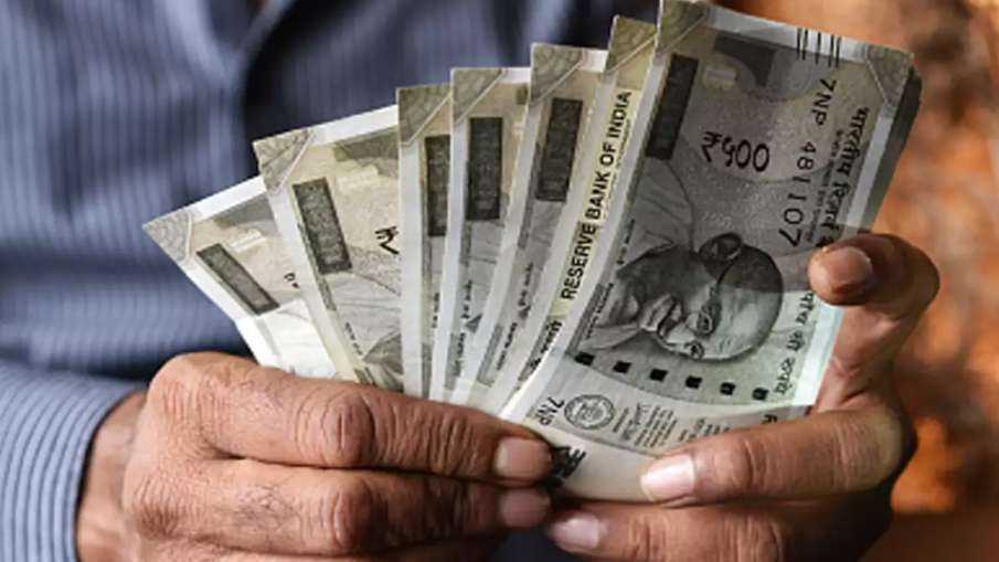 Labour Min hikes minimum wages for central sphere workers from Oct 1- India TV Hindi News