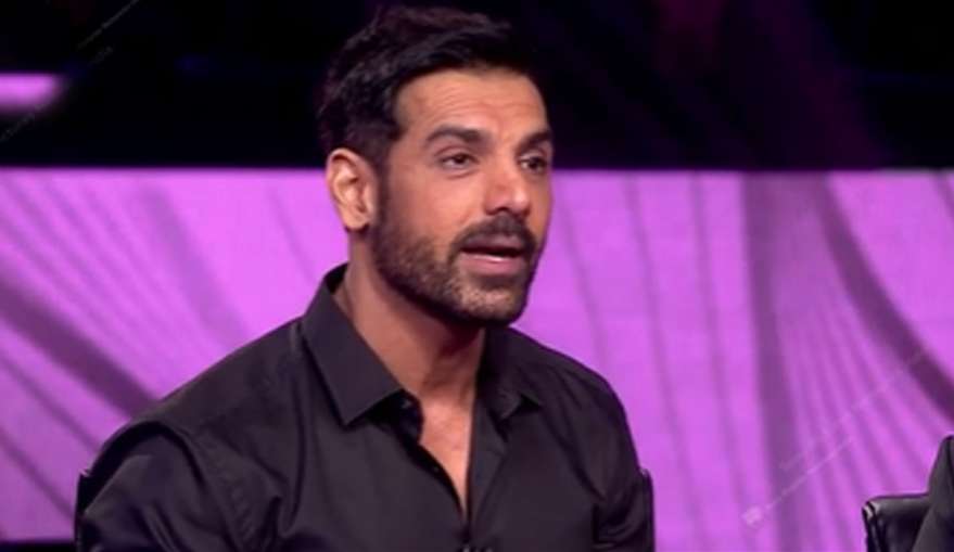 kaun banega crorepati 13 shaandaar shukrawar john abraham has 18 and get emotional on the show amita- India TV Hindi News