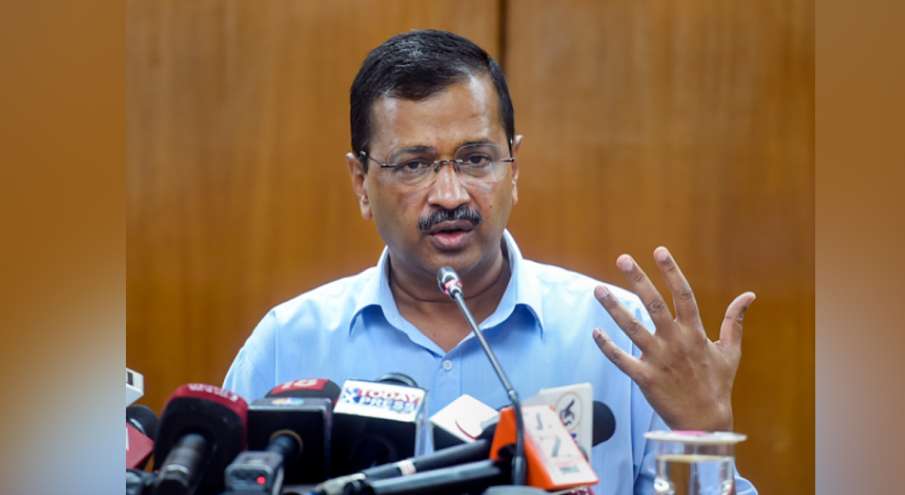 Attack on delhi CM Kejriwal house break CCTV cameras and security barriers- India TV Hindi News
