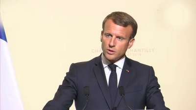 French President attacked with tomato- India TV Hindi