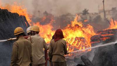 केमिकल फैक्ट्री में विस्फोट, 6 कर्मियों की मौत - India TV Hindi