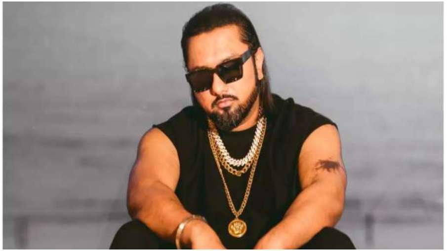 Yo Yo Honey Singh assaulted in Delhi nightclub - India TV