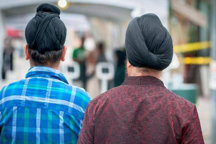 two Sikh men attacked- India TV Hindi