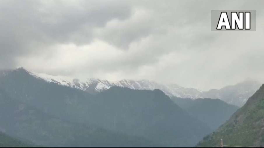 मनाली में बर्फबारी- India TV Hindi