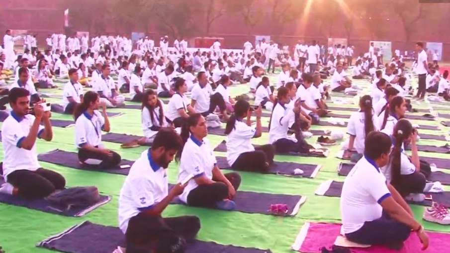 Special Yoga program at Red Fort - India TV Hindi