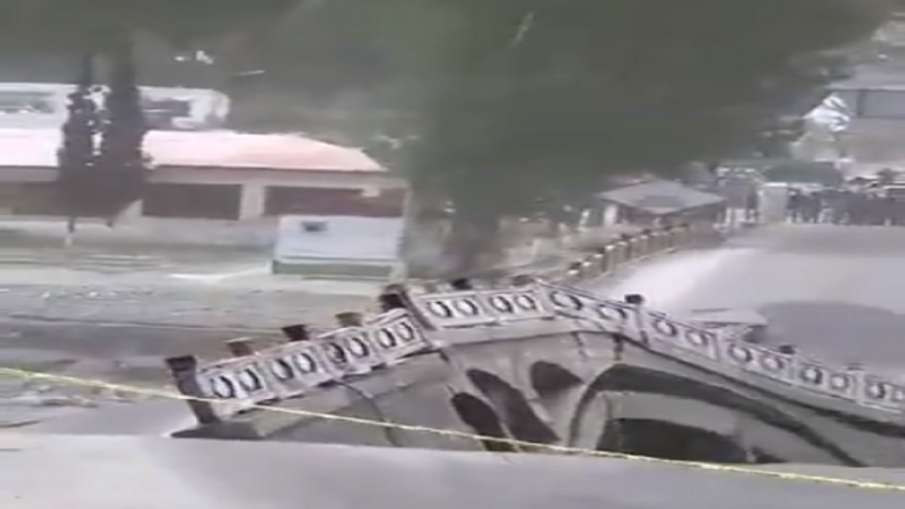 हीटवेव के कारण टूटा हुंजा वैली में झील पर चीन का बनाया पुल- India TV Hindi