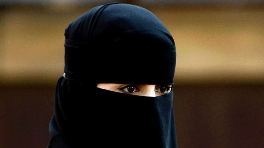 Woman wearing burqa stopped at sports stadium in Rampur - India TV Hindi