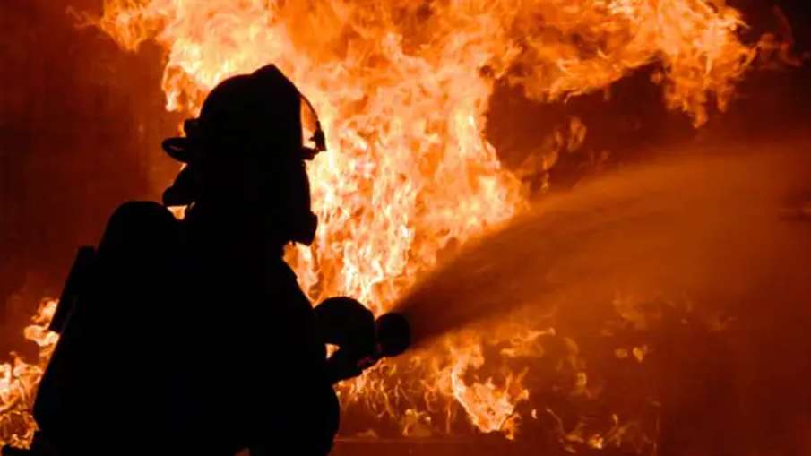 Fire breaks out at Lotus Boulevard Society in Sector 100- India TV Hindi News