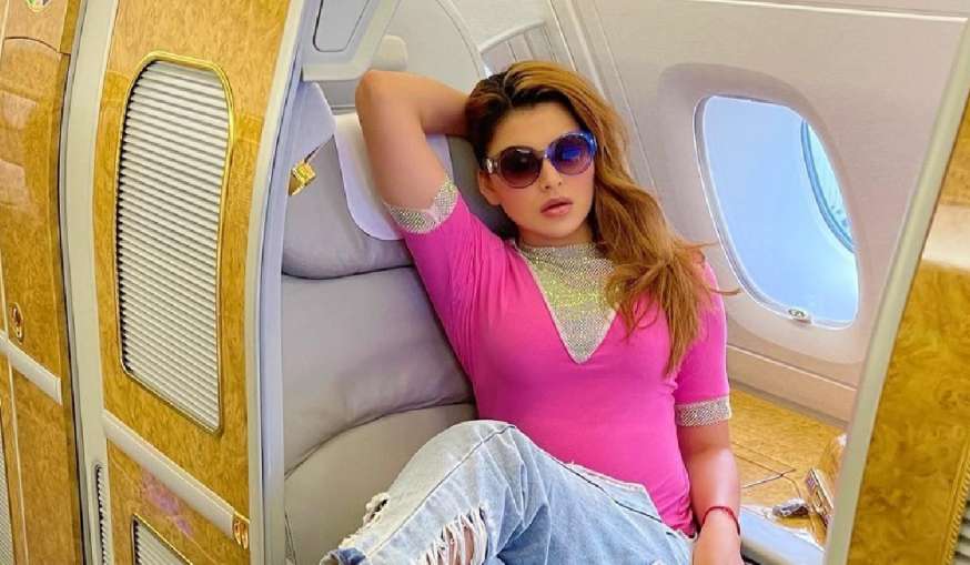 Urvashi Rautela- The Legend- India TV Hindi News