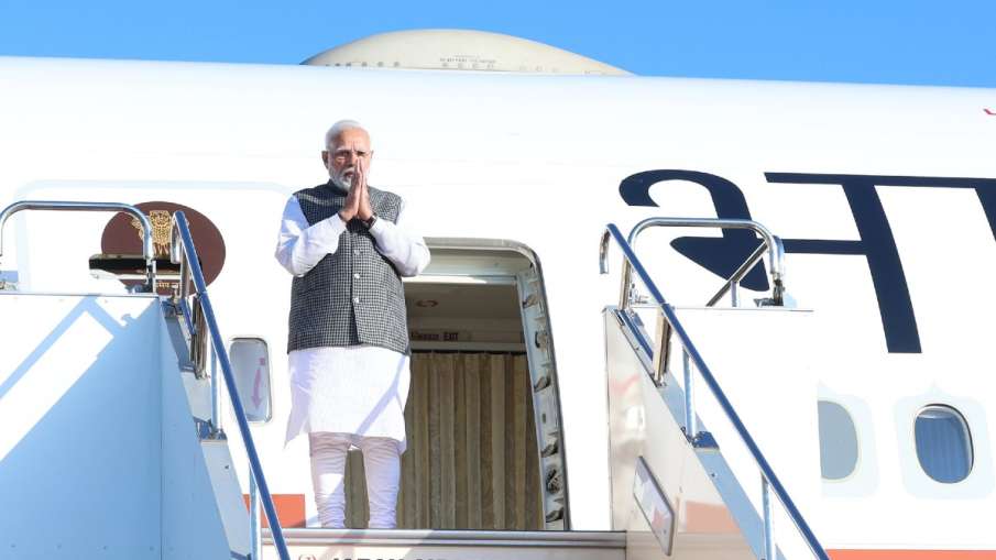 PM Modi Landed in Tokyo- India TV Hindi