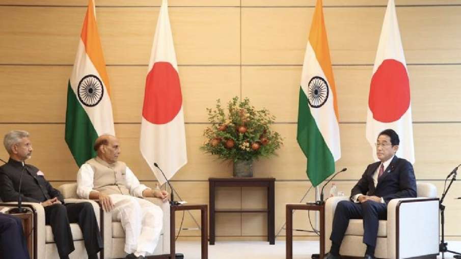 Defense Minister Rajnath Singh and External Affairs Minister S. Jaishankar meet Japanese Prime Minister - India TV Hindi News