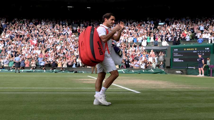 Roger Federer leaving Wimbledon court in 2021- India TV Hindi News
