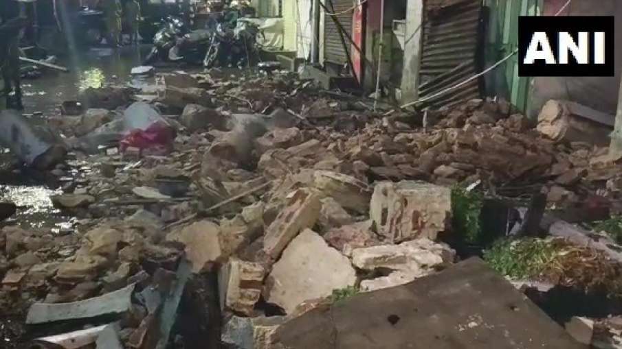 चेन्नई में ढही एक पुरानी इमारत- India TV Hindi News