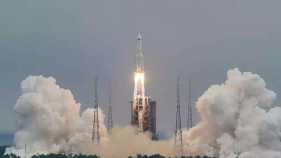 चीन के अंतरिक्षयान ने स्पेस में छोड़ी रहस्यमयी वस्तु- India TV Hindi News