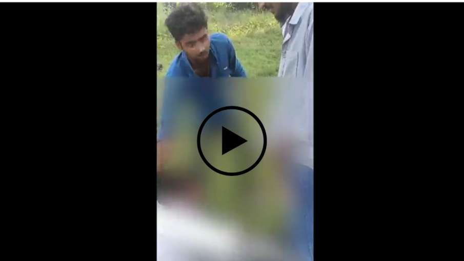 उत्तर प्रदेश के गोंडा जिले में एक युवक के साथ मारपीट किया गया- India TV Hindi News