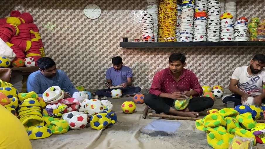 Meerut manufacture footballs- India TV Hindi News