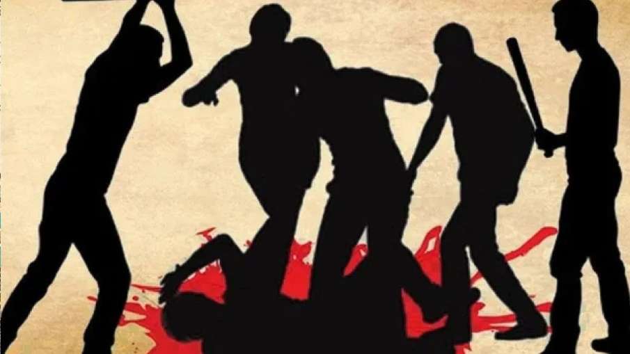 युवक की पीट-पीटकर हत्या- India TV Hindi News