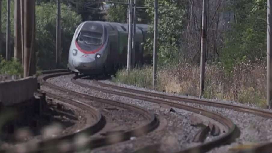 देश में जल्द ही चलेगी Tilting Trains- India TV Hindi