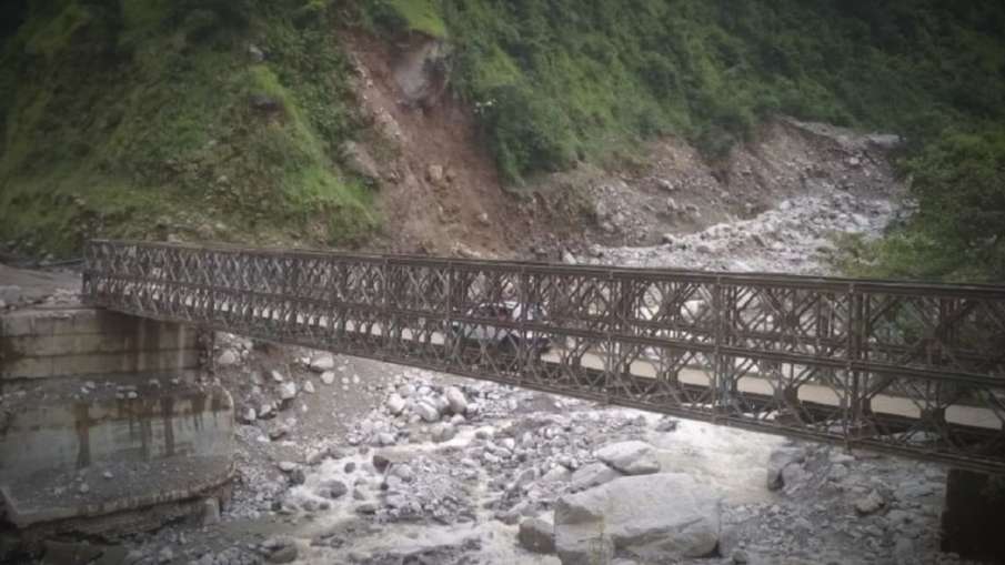 उत्तराखंड में कई पुलों पर सफर करना खतरनाक- India TV Hindi News
