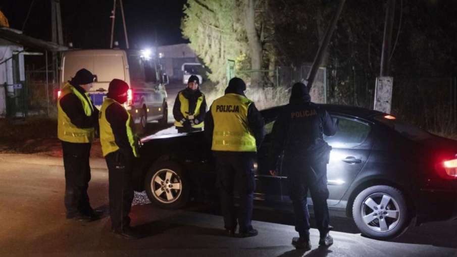 रूस की कुछ मिसाइलें नाटो देश पोलैंड पर जा गिरीं, जिसके बाद सेना को मुस्तैद कर दिया गया है। - India TV Hindi News