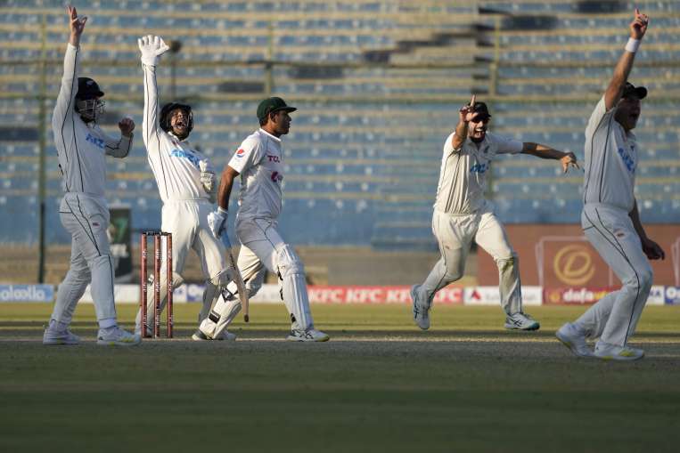 कराची टेस्ट, पांचवां...- India TV Hindi