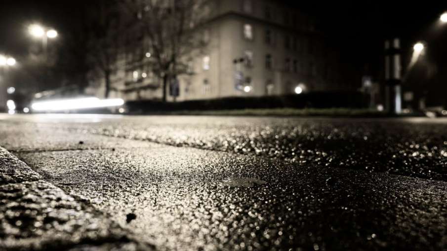 ब्रिटेन में काले रंग की बर्फ पड़ रही- India TV Hindi