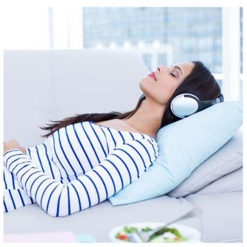 Benefits of listening to music before sleeping - India TV Hindi