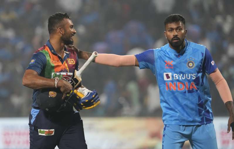 Dasun Shanaka and Hardik Pandya- India TV Hindi