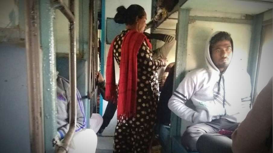 ट्रेन में बवाल करने और यात्रियों से बदसलूकी के आरोप में 1200 से ज्यादा किन्नर गिरफ्तार - India TV Hindi