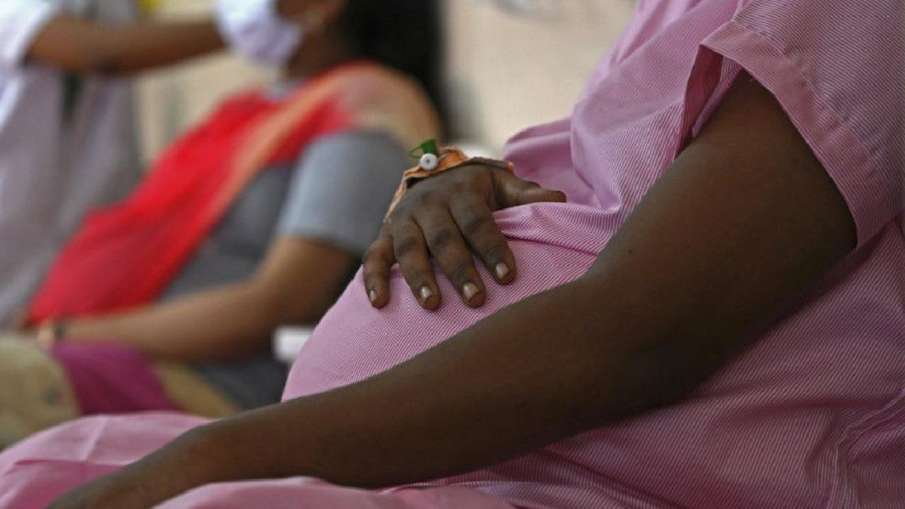 जोशीमठ में रह रहीं 84 गर्भवती महिलाएं - India TV Hindi