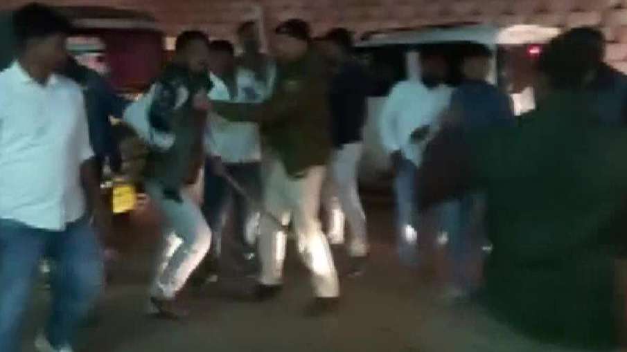 जदयू नेता उपेंद्र कुशवाहा के काफिले पर हमला- India TV Hindi