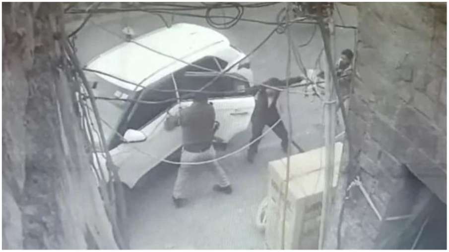 Umesh Pal Murder Case Unclaimed Creta car found outside Atique Ahmed residence prayagraj police file- India TV Hindi