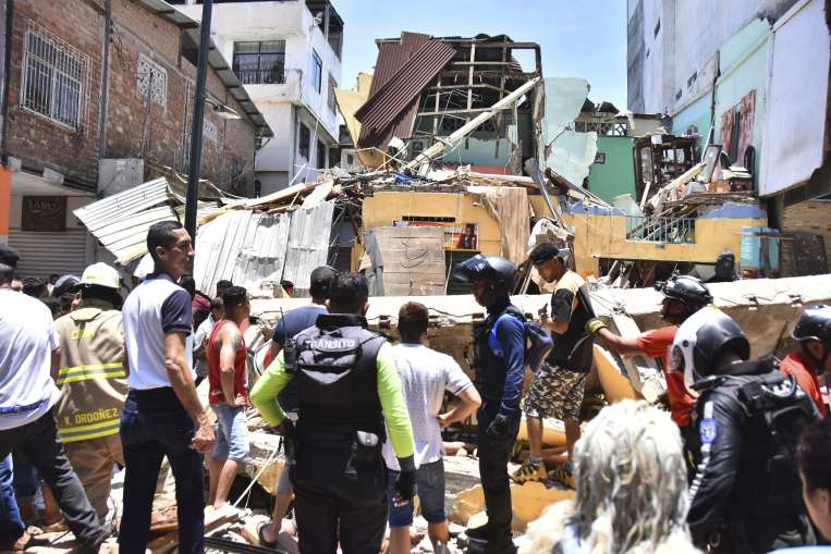 Ecuador Earthquake 6.7 magnitude earthquake in Ecuador 12 people died- India TV Hindi