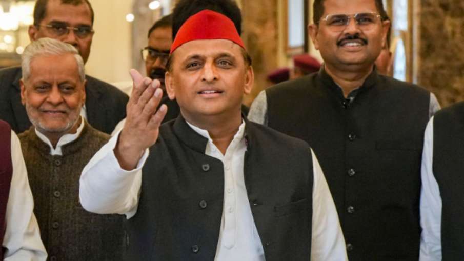 Former Uttar Pradesh CM and Samajwadi Party chief Akhilesh Yadav - India TV Hindi