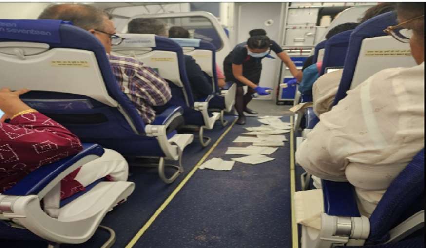 गुवाहाटी दिल्ली इंडिगो फ्लाइट में नशे में धुत यात्री ने पहले की उल्टी, फिर किया ऐसा 'गंदा' काम, एयर - India TV Hindi