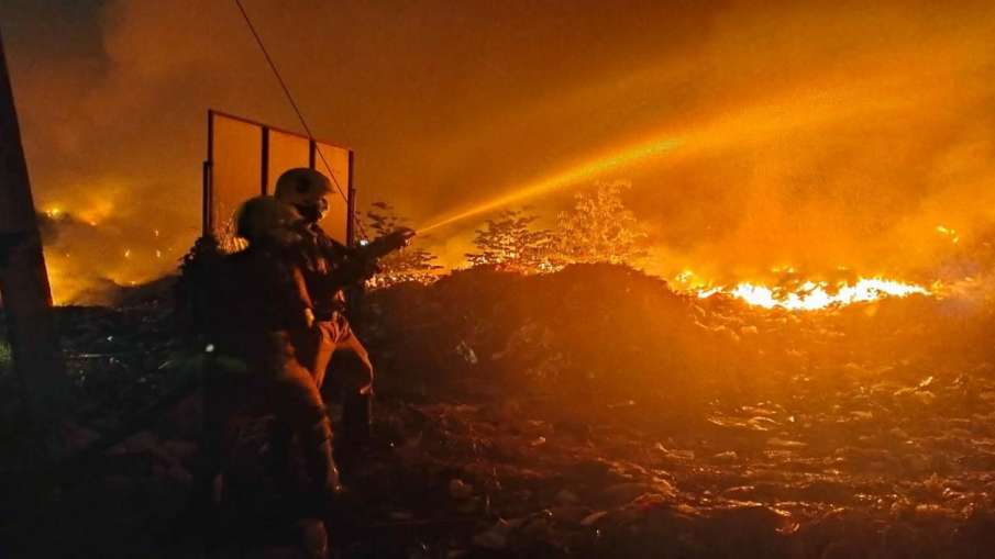 Fire breaks out at Kochi's Brahmapuram waste plant - India TV Hindi
