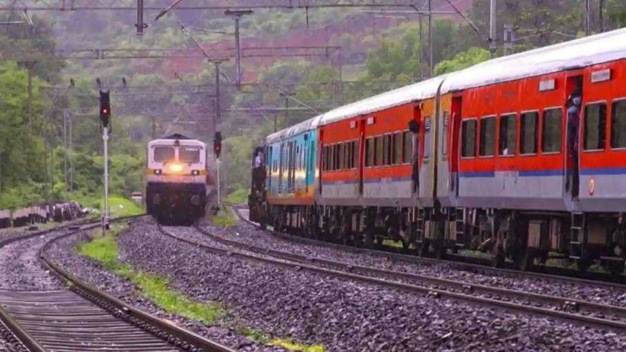 holi special train- India TV Hindi