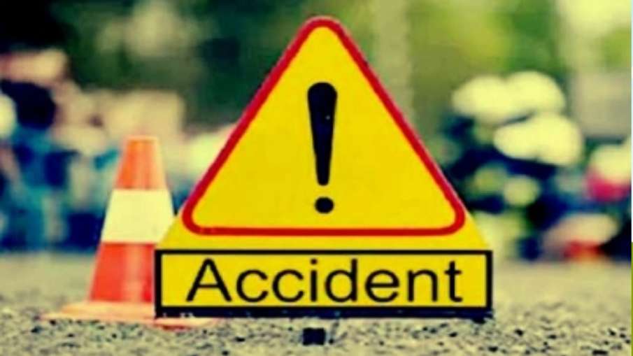 Elderly couple lost their lives in a road accident.- India TV Hindi