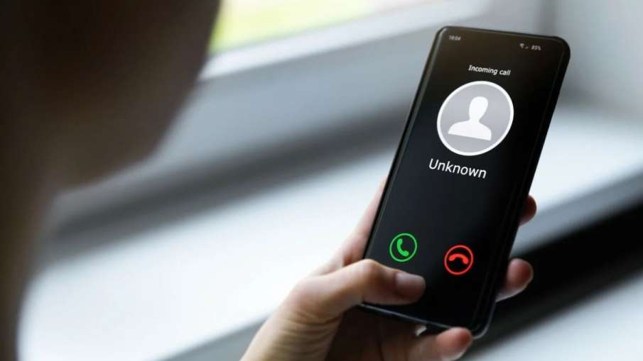 trai new ai filter system to stop fake call and sapam sms from 1st may what is mobile calling new rule.  TRAI New Rules: Incoming Calls and SMS rules will change from May 1, now AI filter will be applied