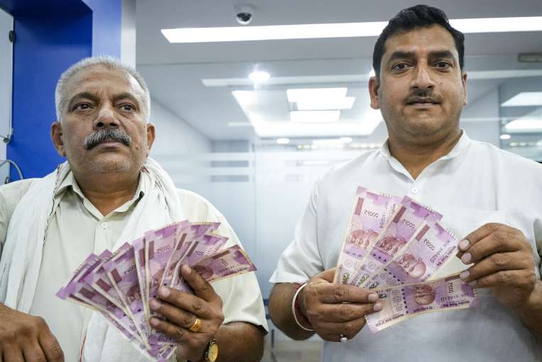 2000 rupee note - India TV Paisa
