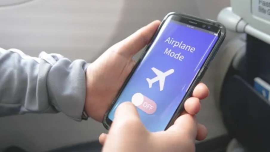 airplane mode, smartphone, flight, Benefits of airplane mode, Using airplane mode for battery life- India TV Hindi