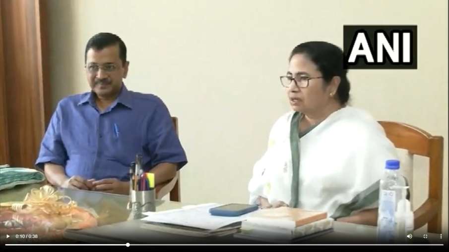 Meeting of Arvind Kejriwal and Mamata Banerjee - India TV Hindi