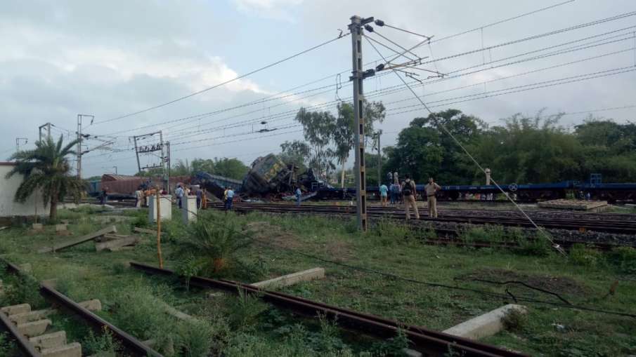 हादसे के बाद ट्रेनों की आवाजाही बहाल- India TV Hindi
