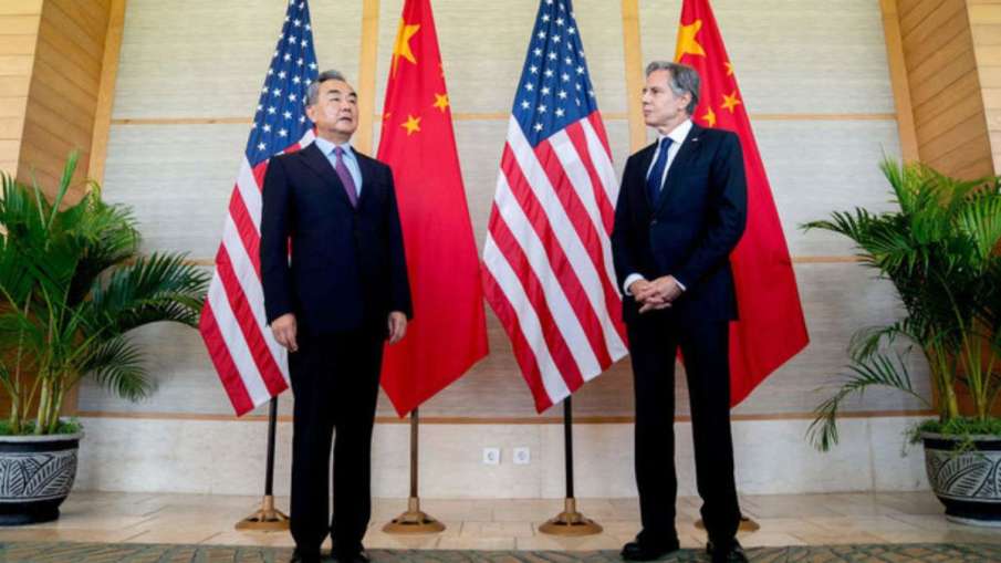 अमेरिकी विदेशमंत्री ब्लिंकन अपने चीनी समकक्ष छिन कांग के साथ- India TV Hindi