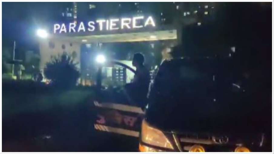 Noida sector 137 society lift collapses one died know more details- India TV Hindi