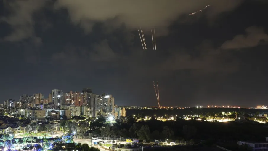 Israel Hamas war continues for the eighth day, Tel Aviv echoes with sirens after rocket attacks